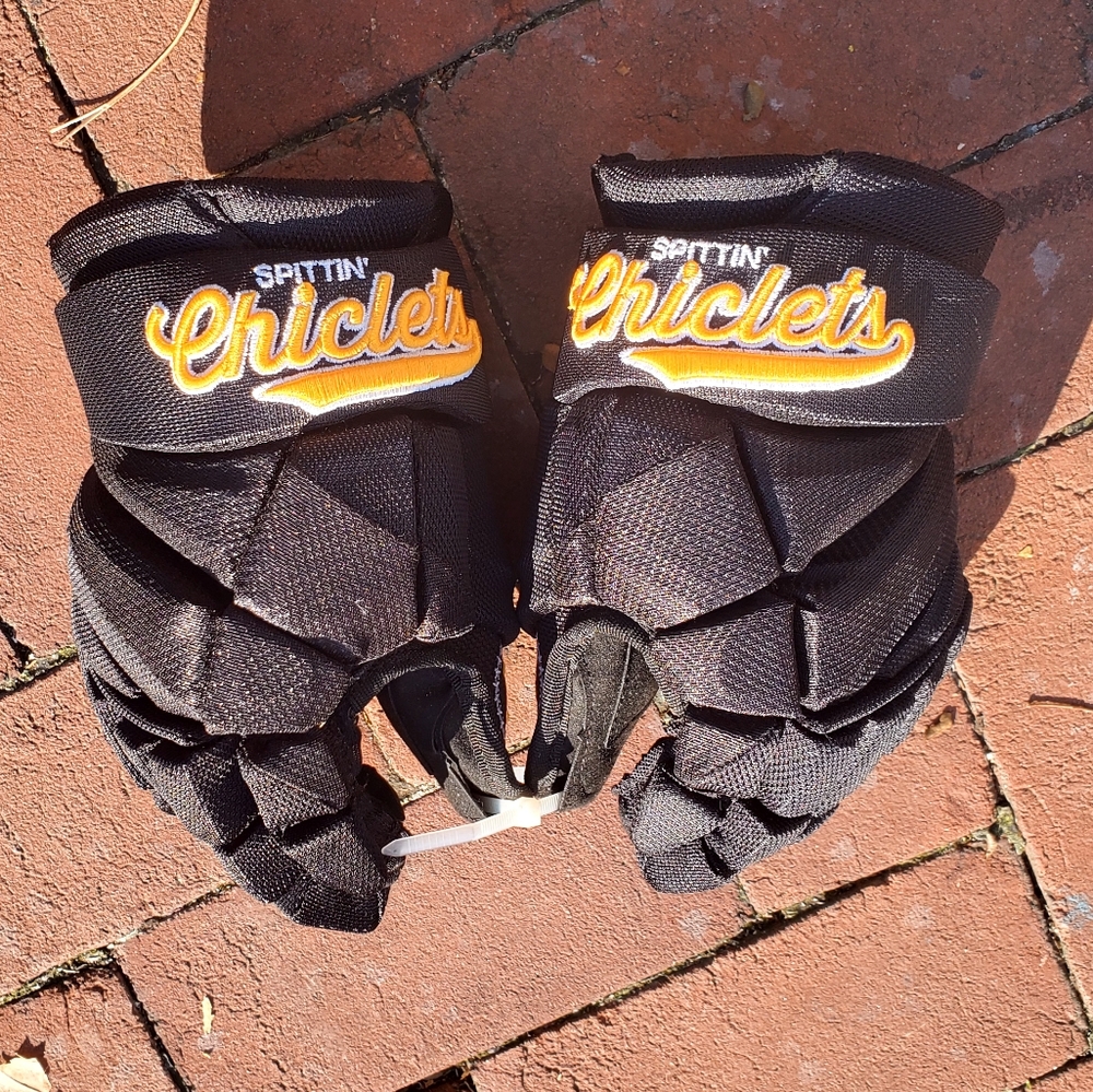 Spittin Chiclets Hockey Gloves -Size 11"